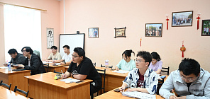 来自中国的工程专业学生在托木斯克国立大学开始学习俄语，为今后的学习生活做准备