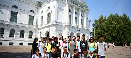 托国立为外国留学生开办夏令营