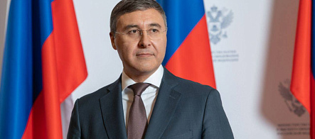 俄罗斯教育与科学部部长致高等学校教师节贺词